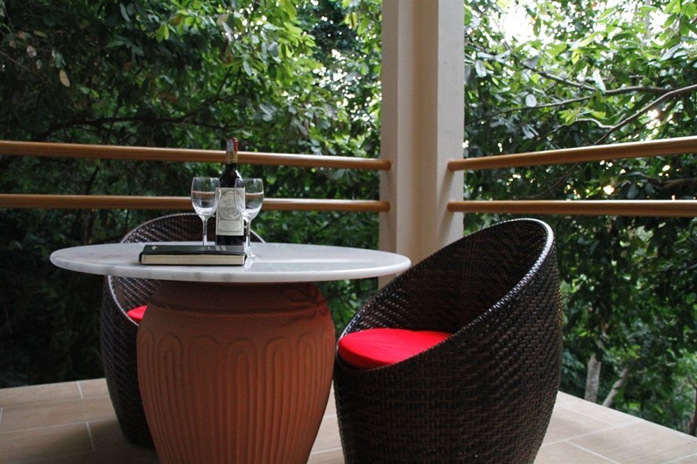 Ambong Rainforest Retreat Pantai Tengah  Zewnętrze zdjęcie